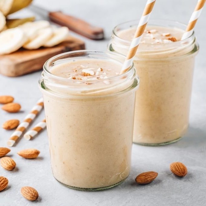 Hai Girls! Manjakan Harimu dengan Smoothie Almond Milk... Ah, Fresh Lagi!