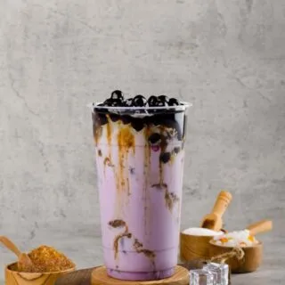 minuman kekinian taro with boba