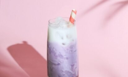 Taro,Flavored,Fresh,Drink,Mixed,With,Fresh,Milk