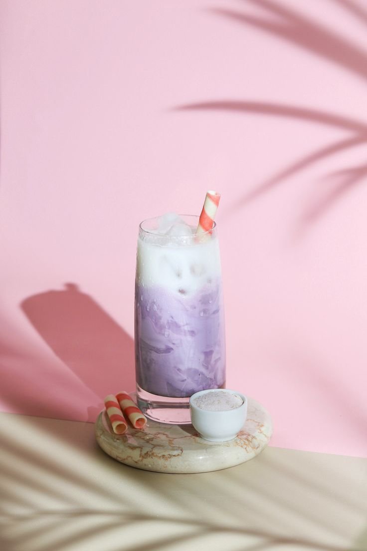 Taro,Flavored,Fresh,Drink,Mixed,With,Fresh,Milk