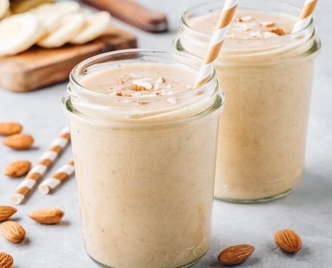 Hai Girls! Manjakan Harimu dengan Smoothie Almond Milk... Ah, Fresh Lagi!