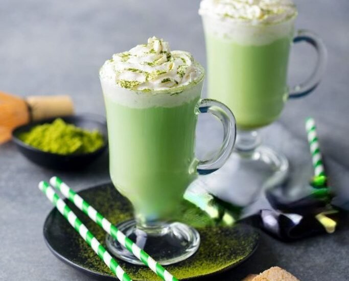 Nongky Sama Bestie, Asyiknya Ditemani Bubble Drink Green Tea!