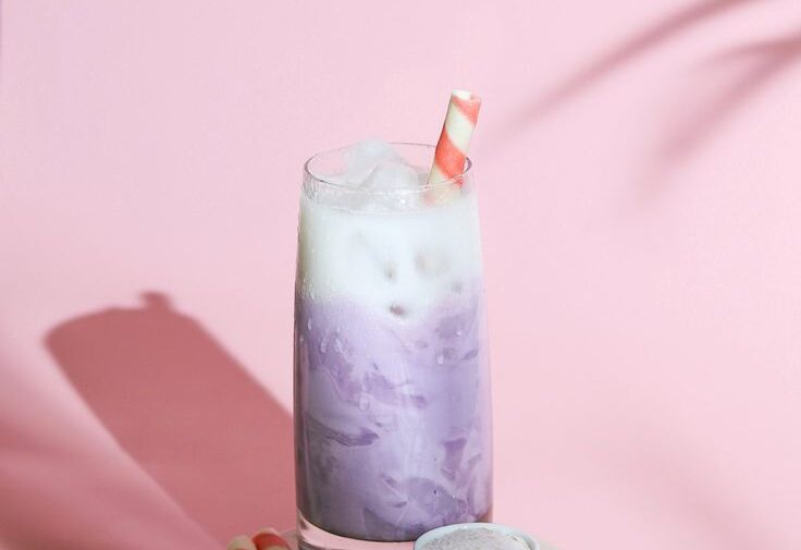Taro,Flavored,Fresh,Drink,Mixed,With,Fresh,Milk